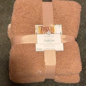Huntington Home Cozy Throw